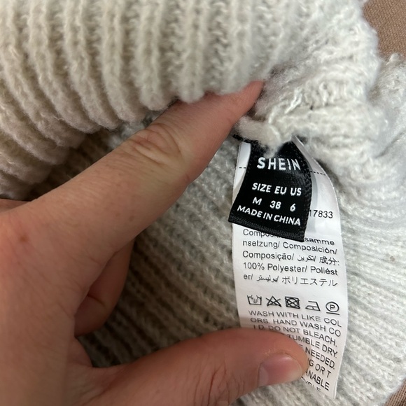 2/$30⚡️- SWEATER | Women’s Shein sweater size medium - Picture 4 of 4